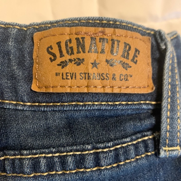 Levi Signature Jeans Women’s Size 8/29 High Rise Ankle Straight - Picture 7 of 8